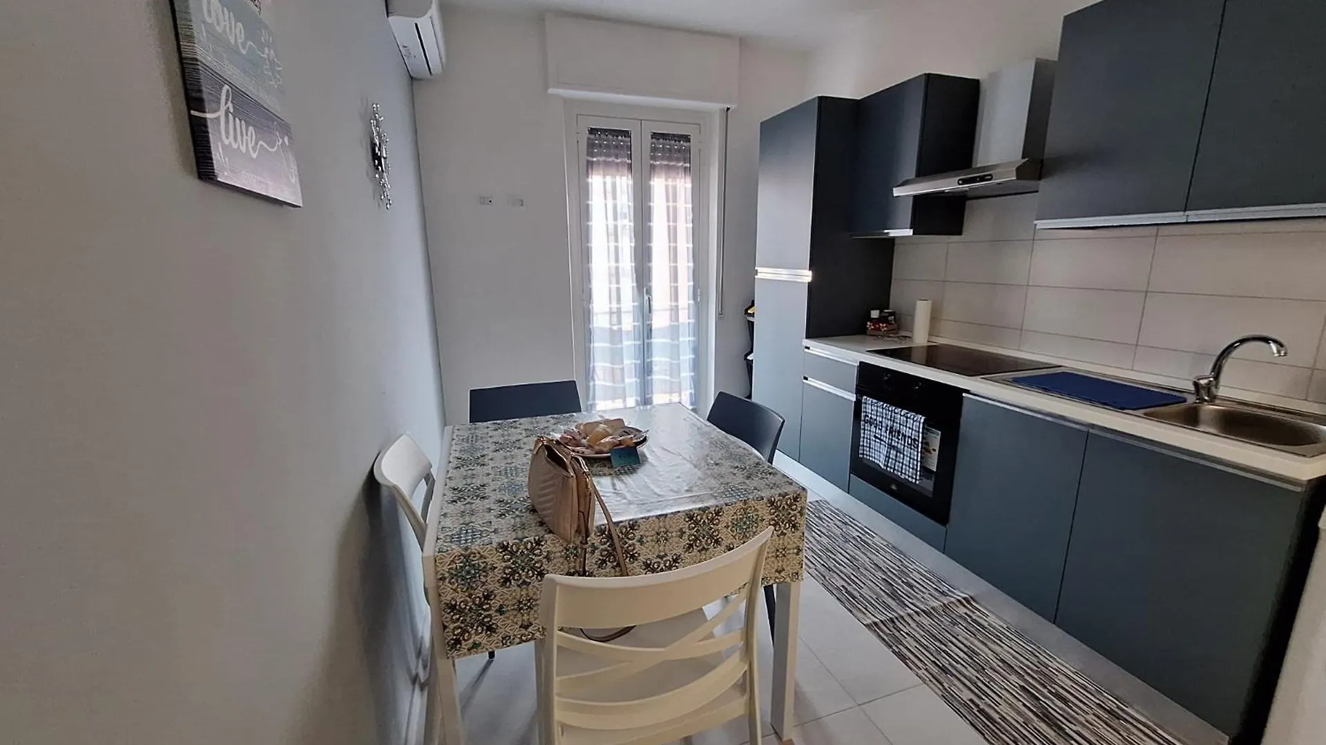 Desy Apartment Syracuse