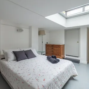 https://throat-house.it-lombardy.com