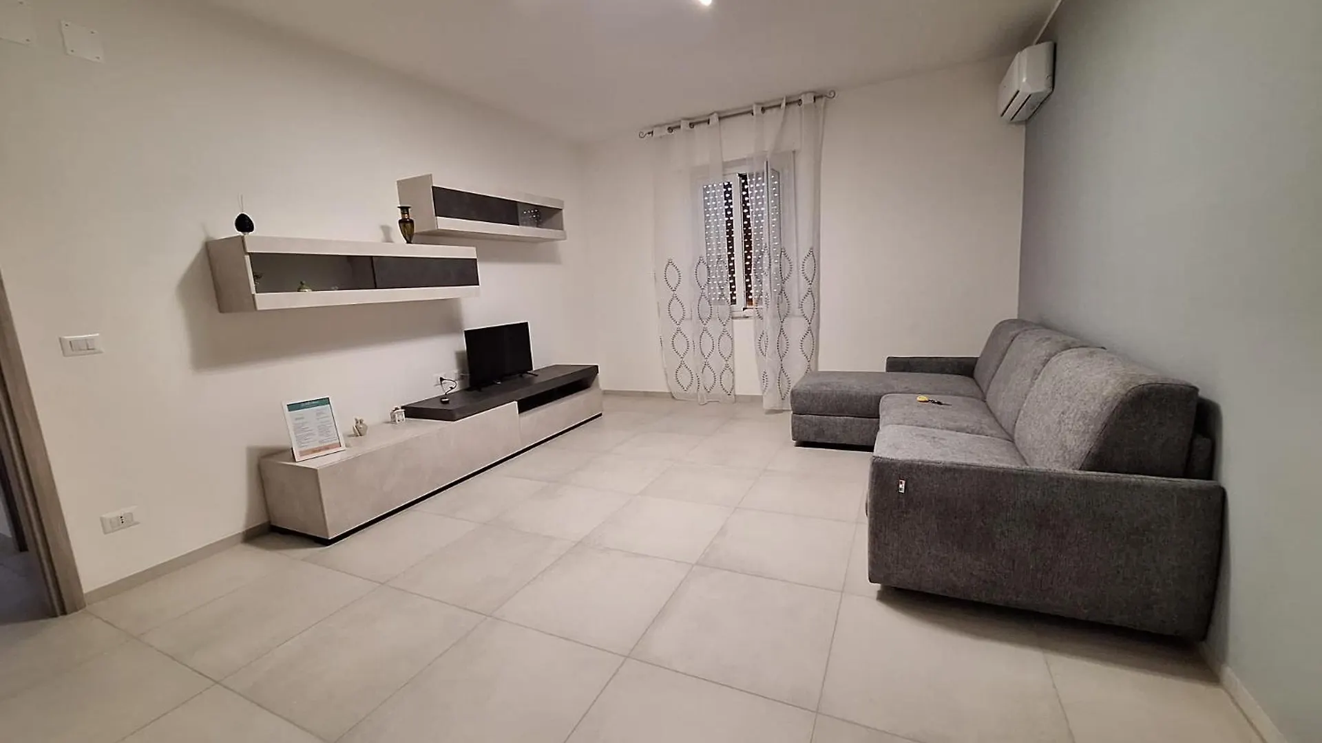 Contatos de Desy Apartment